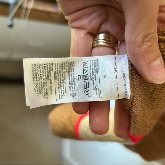 Gap Lightweight striped sweater women’s medium - Picture 2 of 6